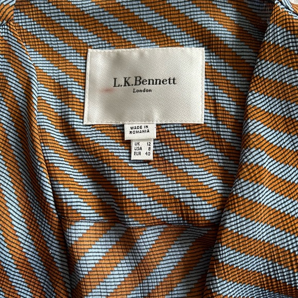 Silky wrap dress by L.K.Bennett, Kate Middleton’s favorite designer. - Picture 5 of 9